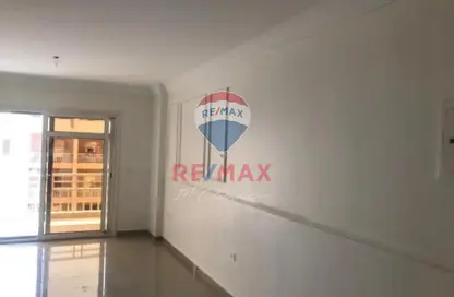 Apartment - 2 Bedrooms - 2 Bathrooms for sale in Madinaty - Cairo