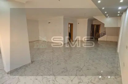 Duplex - 4 Bedrooms - 3 Bathrooms for rent in South Lotus - El Lotus - New Cairo City - Cairo