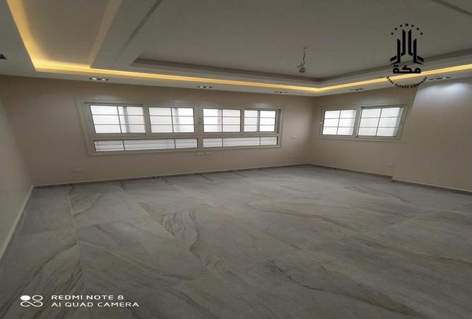 8403560 - Property Image 2