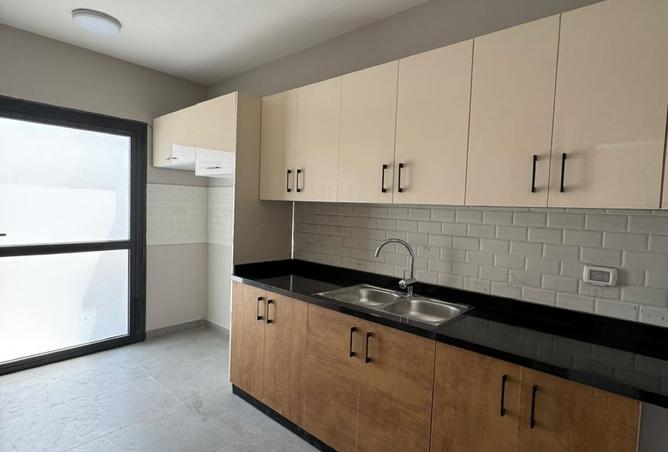 8080800 - Property Image 3