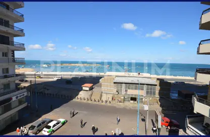 Apartment - 3 Bedrooms - 2 Bathrooms for sale in Khaled Ibn Al Walid St. - Miami - Hay Awal El Montazah - Alexandria