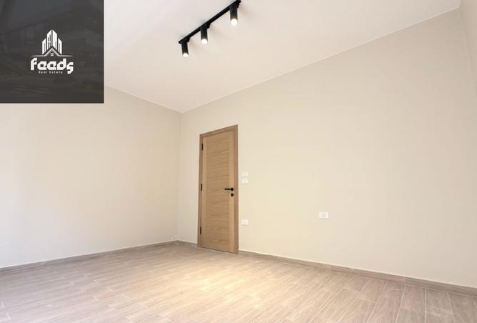 7672350 - Property Image 2