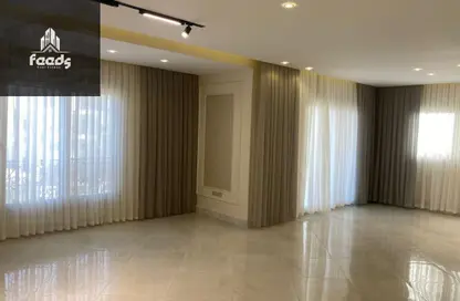 Apartment - 3 Bedrooms - 2 Bathrooms for rent in Landmark Village - Ext North Inves Area - New Cairo City - Cairo