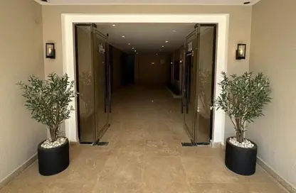 Apartment - 3 Bedrooms - 2 Bathrooms for sale in Village West - Sheikh Zayed Compounds - Sheikh Zayed City - Giza