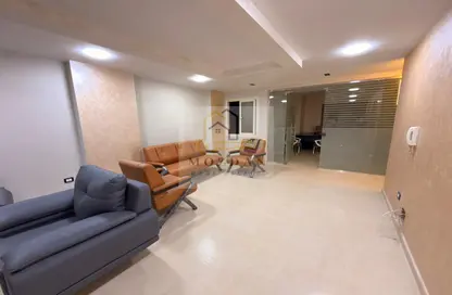 Half Floor - Studio - 2 Bathrooms for rent in 10th Sector - Zahraa El Maadi - Hay El Maadi - Cairo