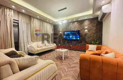 شقة - 3 غرف نوم - 3 حمامات للايجار في ذا كورت ياردز - كمبوندات الشيخ زايد - الشيخ زايد - الجيزة