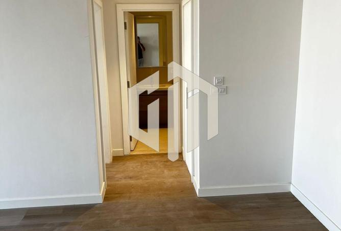 8200758 - Property Image 3