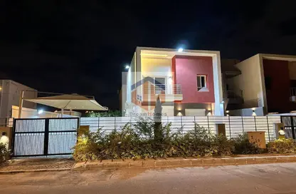 Townhouse - 4 Bedrooms - 4 Bathrooms for sale in Madinaty - Cairo