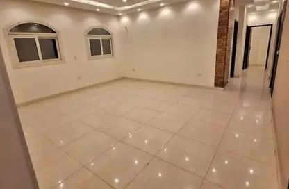 شقة - 3 غرف نوم - 2 حمامات للبيع في شارع 7 - الحي الثالث - مدينة 6 أكتوبر - الجيزة