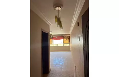 شقة - 2 غرف نوم - 1 حمام للبيع في ميدان الرمايه  و  طريق اسوان الجيزة - آخر فيصل - فيصل - حي الهرم - الجيزة