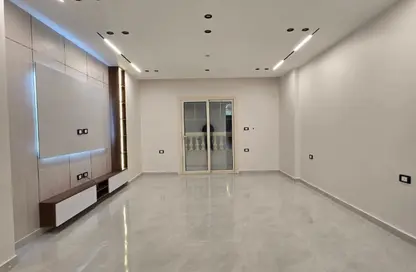 Apartment - 3 Bedrooms - 2 Bathrooms for sale in Gate 2 - Ahmose - Hadayek El Ahram - Giza