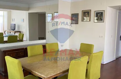 شقة - 2 غرف نوم - 2 حمامات للايجار في شارع التحرير - الدقي - الجيزة