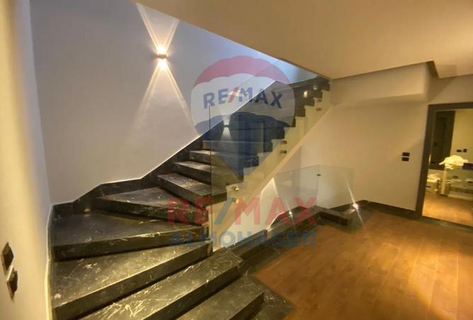 8102403 - Property Image 3