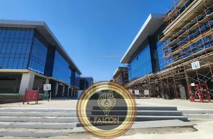 Shop - Studio - 3 Bathrooms for sale in Golden Gate - South Teseen St. - The 5th Settlement - New Cairo City - Cairo