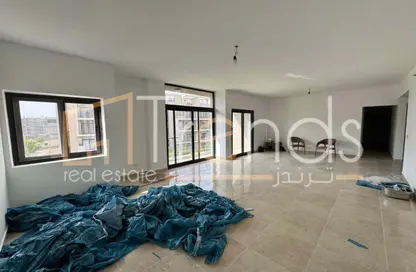 شقة - 3 غرف نوم - 3 حمامات للايجار في مون ريزيدنس - فيفث سكوير - التجمع الخامس - مدينة القاهرة الجديدة - القاهرة