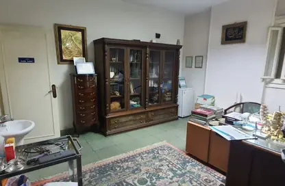 Clinic - Studio - 3 Bathrooms for sale in Abdallah Abou El Seoud St. - Heliopolis Square - El Nozha - Cairo