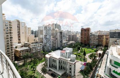 شقة - 3 غرف نوم - 2 حمامات للبيع في سابا باشا - حي شرق - الاسكندرية