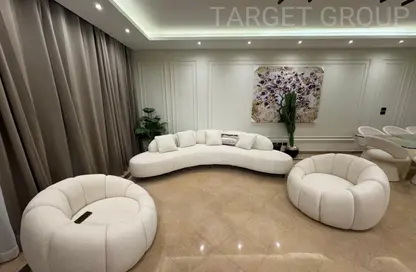 فيلا - 4 غرف نوم - 3 حمامات للايجار في پريڤادو - مدينتي - القاهرة