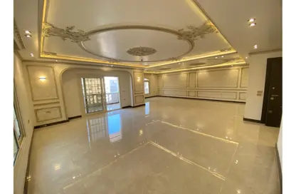 Apartment - 4 Bedrooms - 3 Bathrooms for sale in Mohamed Hassanein Heikal St. - 6th Zone - Nasr City - Cairo