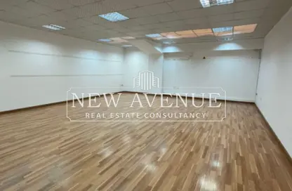 محل - استوديو - 4 حمامات للايجار في القرية الذكية - طريق مصر اسكندرية الصحراوي - مدينة 6 أكتوبر - الجيزة