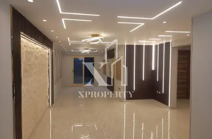 Apartment - 3 Bedrooms - 2 Bathrooms for sale in Cornish El Nile St. - Maadi - Hay El Maadi - Cairo