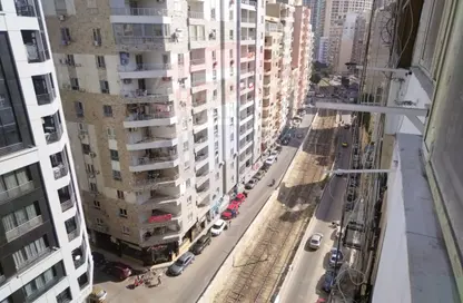 شقة - 4 غرف نوم - 2 حمامات للايجار في لوران - حي شرق - الاسكندرية