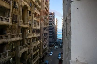 شقة - 3 غرف نوم - 2 حمامات للبيع في شارع خالد بن الوليد - سيدي بشر - حي اول المنتزة - الاسكندرية