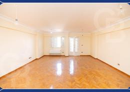 Apartment - 3 bedrooms - 2 bathrooms for للايجار in Smouha - Hay Sharq - Alexandria