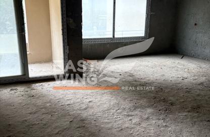 شقة - 2 غرف نوم - 2 حمامات للبيع في فيلدج جيت - المستثمرين الجنوبية - مدينة القاهرة الجديدة - القاهرة