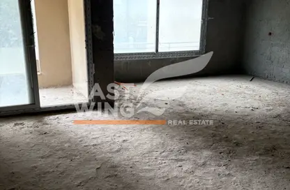 شقة - 2 غرف نوم - 2 حمامات للبيع في فيلدج جيت - المستثمرين الجنوبية - مدينة القاهرة الجديدة - القاهرة