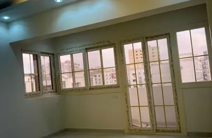 Apartment - 2 Bedrooms - 1 Bathroom for sale in Hassan Ma'moon St. - 6th Zone - Nasr City - Cairo