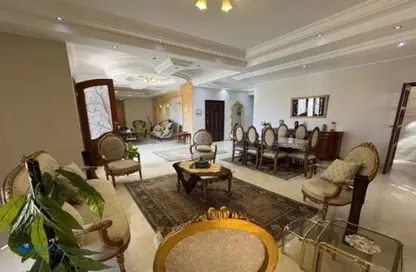 Apartment - 3 Bedrooms - 3 Bathrooms for rent in Mohamed Hussein Mahmoud St. - Area E - Ganoob El Acadimia - New Cairo City - Cairo
