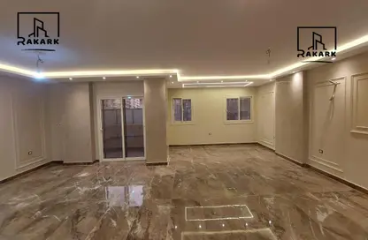 Office Space - Studio - 3 Bathrooms for rent in Hassan Ma'moon St. - 6th Zone - Nasr City - Cairo