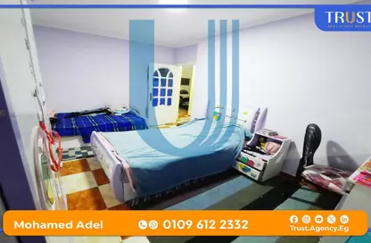 شقة - 2 غرف نوم - 1 حمام للبيع في شارع محمود العيسوي - ميامي - حي اول المنتزة - الاسكندرية