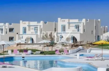 Chalet - 2 Bedrooms - 2 Bathrooms for sale in Sea View - Ras Al Hekma - North Coast