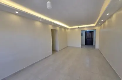 Office Space - Studio - 2 Bathrooms for rent in Zahraa El Maadi - Hay El Maadi - Cairo