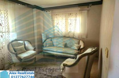 شقة - 3 غرف نوم - 2 حمامات للايجار في شارع سانت جين - كفر عبده - رشدي - حي شرق - الاسكندرية