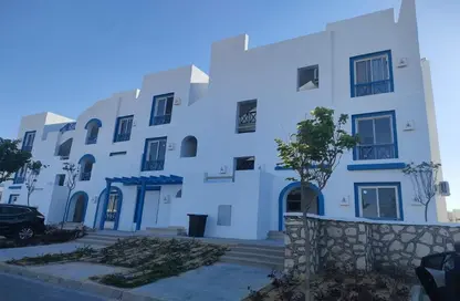 Chalet - 2 Bedrooms - 2 Bathrooms for sale in Mountain View - Ras Al Hekma - North Coast