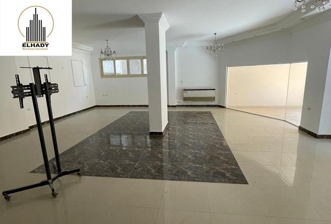 7904610 - Property Image 2