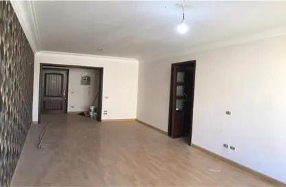 Apartment - 2 Bedrooms - 2 Bathrooms for rent in Zahraa Al Maadi St. - Degla - Hay El Maadi - Cairo