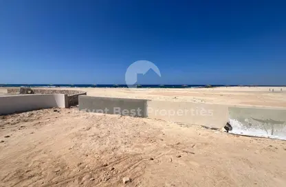 فيلا - 5 غرف نوم - 6 حمامات للبيع في بيت البحر - سيدي حنيش - الساحل الشمالي