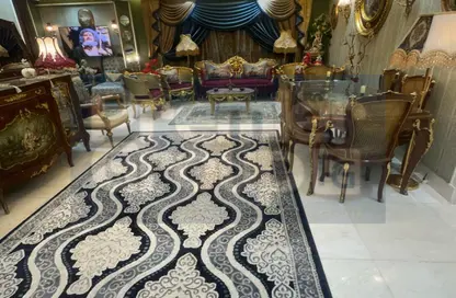 Apartment - 3 Bedrooms - 2 Bathrooms for sale in Zahraa Al Maadi St. - Degla - Hay El Maadi - Cairo