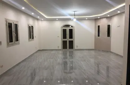 شقة - 3 غرف نوم - 2 حمامات للايجار في البنفسج 3 - البنفسج - مدينة القاهرة الجديدة - القاهرة