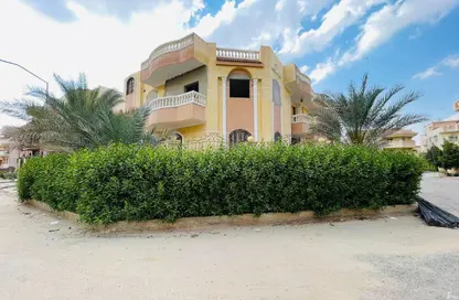 Villa - 5 Bathrooms for sale in 2nd District West - Shorouk City - Cairo