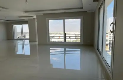 Apartment - 3 Bedrooms - 2 Bathrooms for sale in Hyde Park - 5th Settlement Compounds - The 5th Settlement - New Cairo City - Cairo