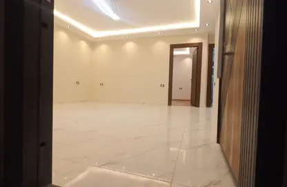 Apartment - 2 Bedrooms - 1 Bathroom for sale in Gate 4 - Mena - Hadayek El Ahram - Giza