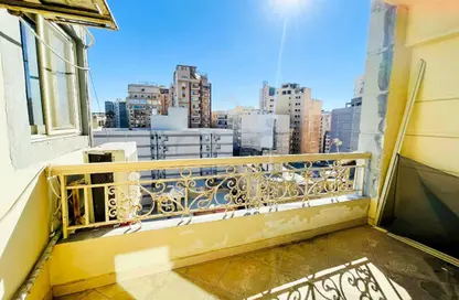 شقة - 4 غرف نوم - 3 حمامات للايجار في سان ستيفانو - حي شرق - الاسكندرية
