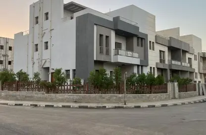Townhouse - 4 Bedrooms - 5 Bathrooms for sale in Wesal City - El Shorouk Compounds - Shorouk City - Cairo
