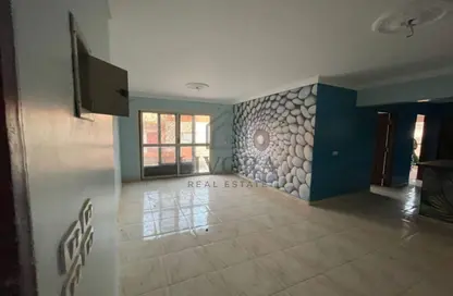 Apartment - 2 Bedrooms - 1 Bathroom for rent in Degla Palms - Al Wahat Road - 6 October City - Giza