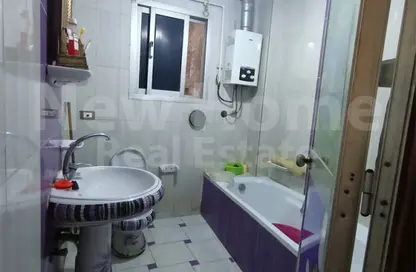 Apartment - 3 Bedrooms - 1 Bathroom for sale in Abo Qir St. - Sporting - Hay Sharq - Alexandria